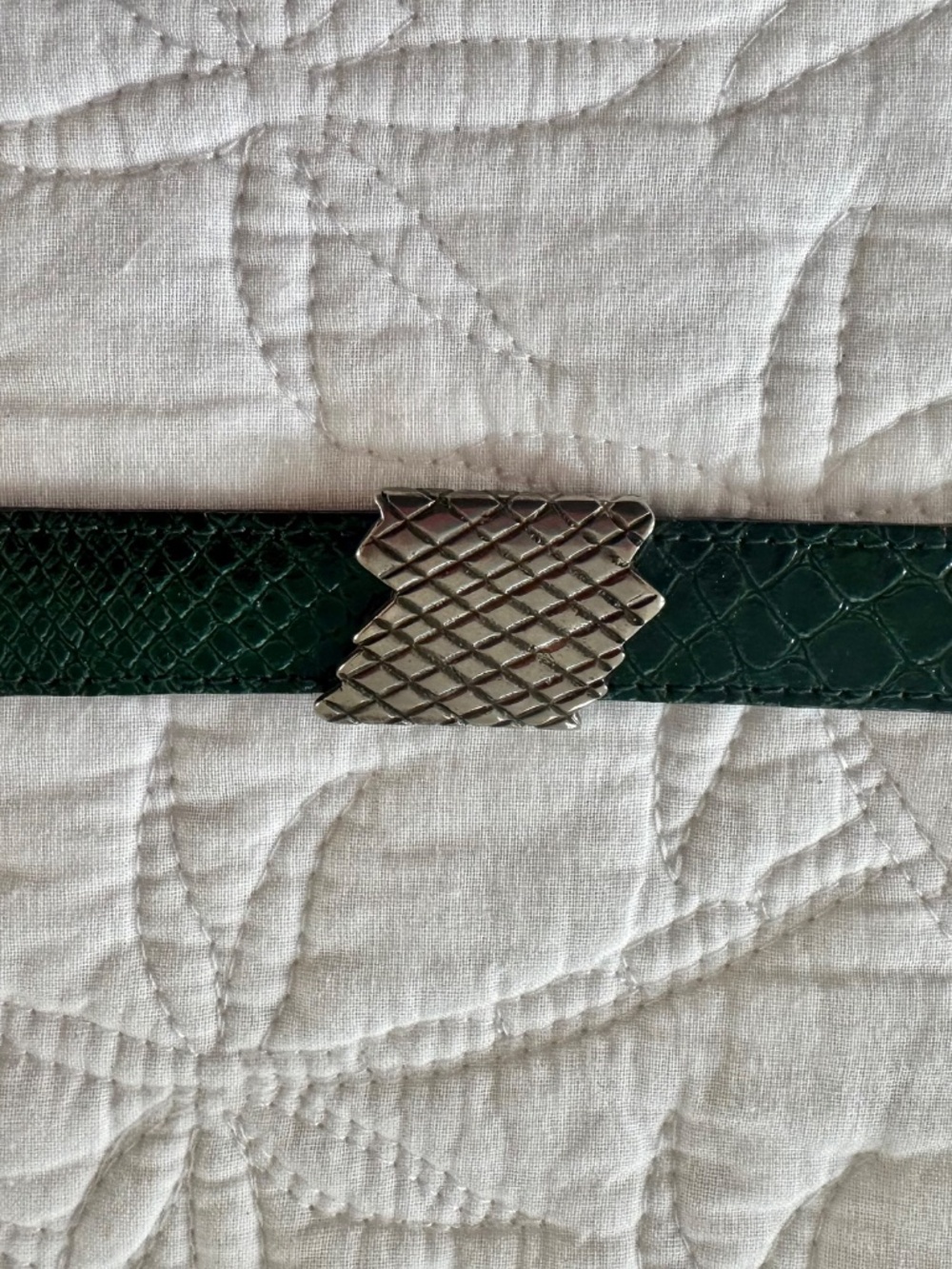 Vintage 1980's Avignon Snake Look Wraparound Green Leather Belt. Made in France - Picture 6 of 11